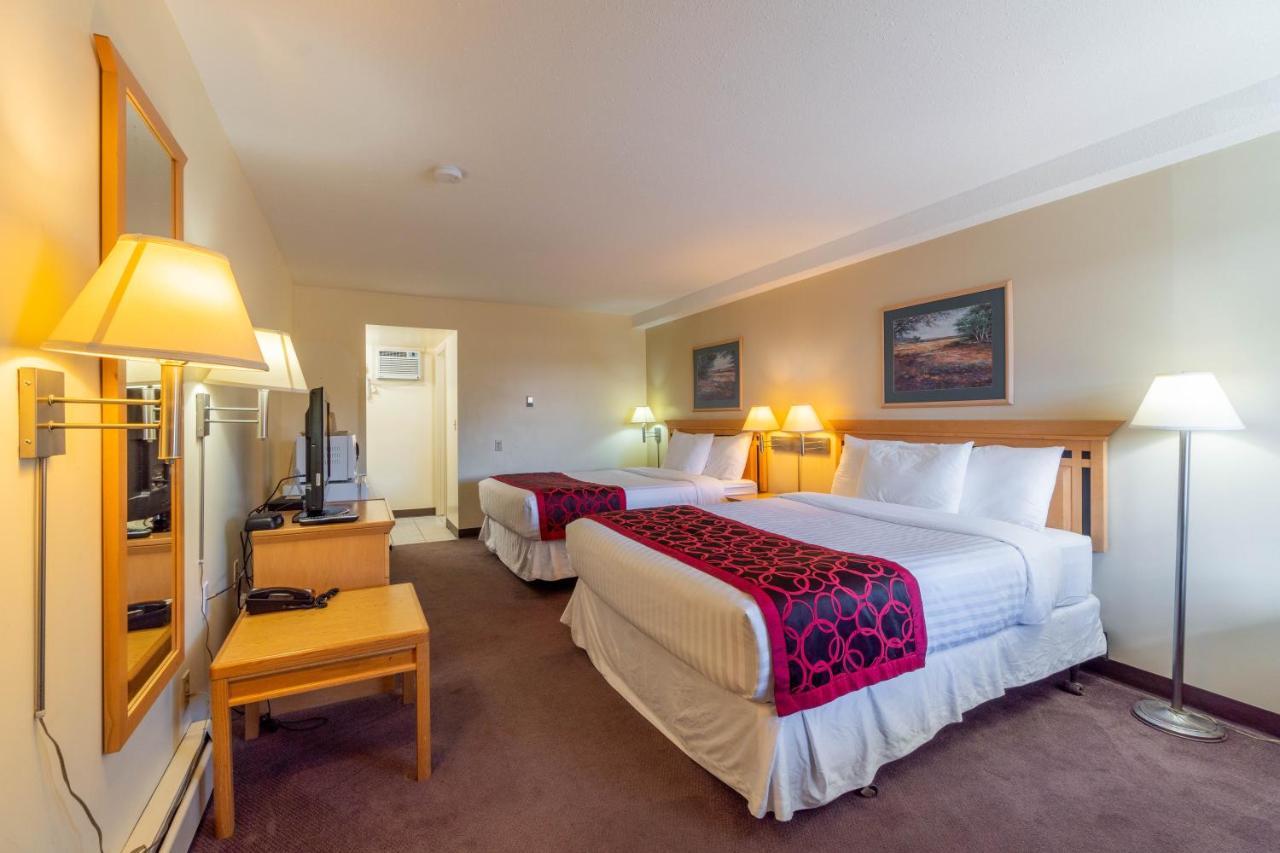 Canada'S Best Value Desert Inn & Suites Кэш-Крик Экстерьер фото